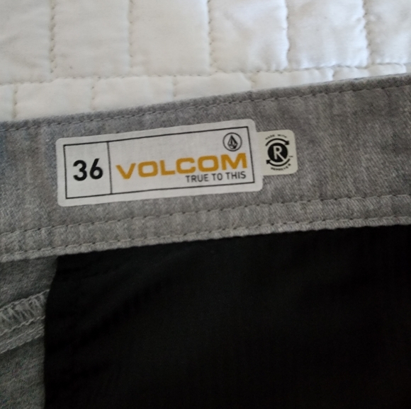 Volcom Men's Gray Shorts - Picture 2 of 3